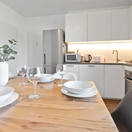 Flatista Homes - Hirschgarten Apartment Munich
